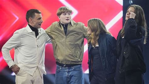 hvem vinder xfactor|Simon Kvamm: Brager i historisk X Factor.